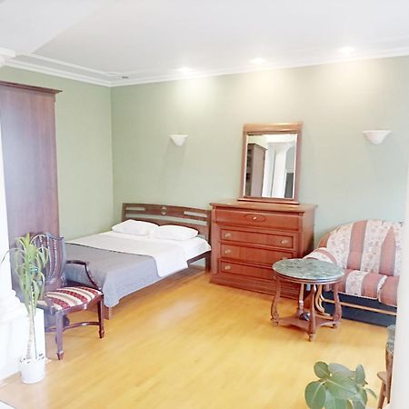 Центр Печерск Метро Зверинецкая, Печерская Apartment Kiev Bagian luar foto