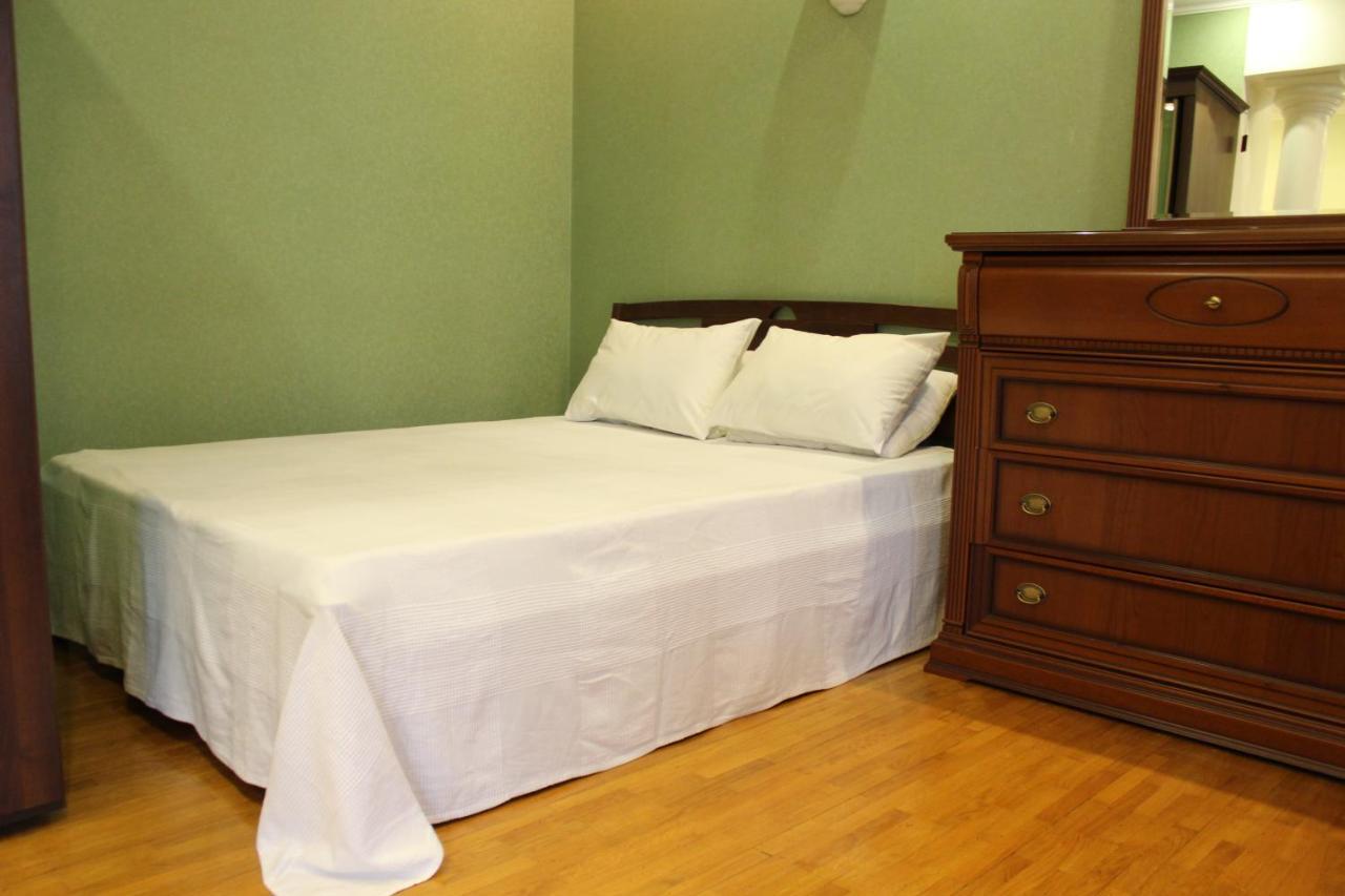 Центр Печерск Метро Зверинецкая, Печерская Apartment Kiev Bagian luar foto